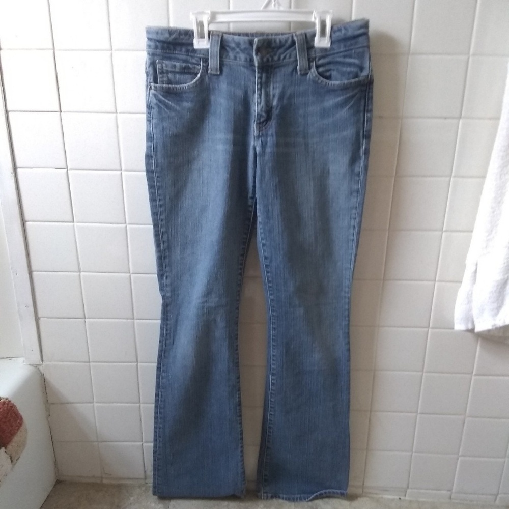 I am selling these GAP jeans